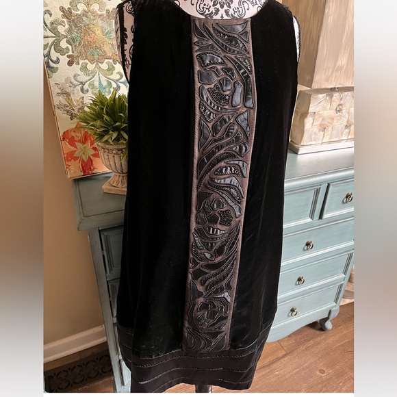 ELEGANT..BCBGMAXAZRIA BLACK DRESS - Picture 1 of 11